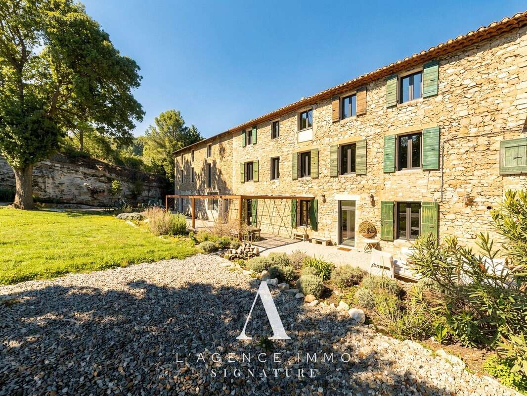 Maison à FONTAINE-DE-VAUCLUSE