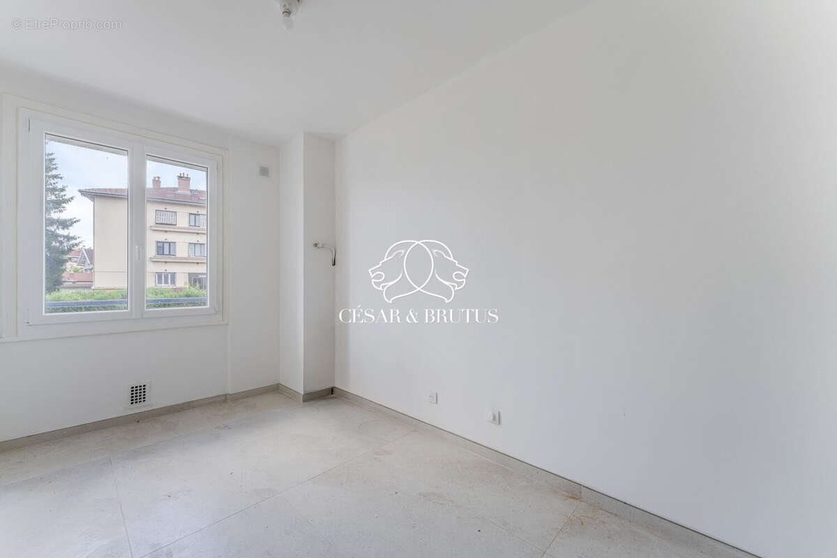 Appartement 4 pièces 79 m² à vendre à Bron (69500) - photo 6