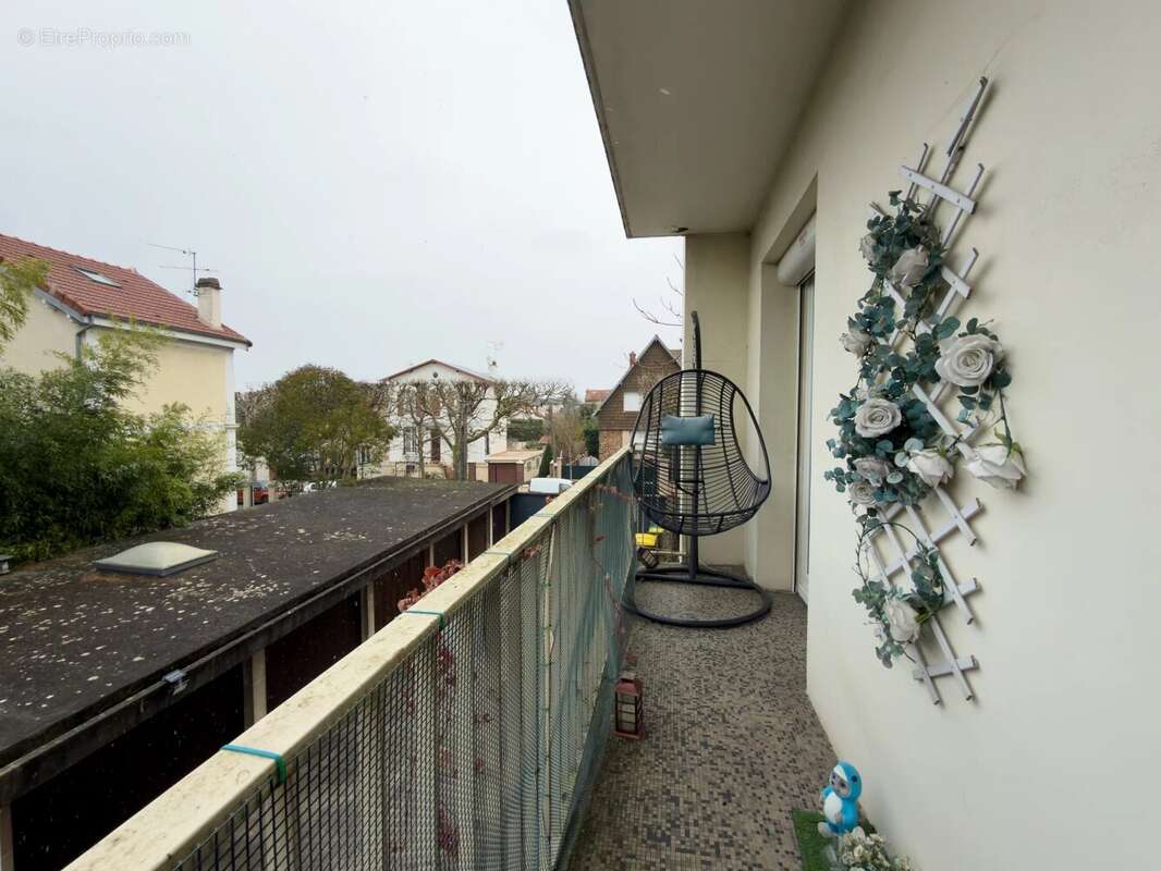 Appartement à LES PAVILLONS-SOUS-BOIS