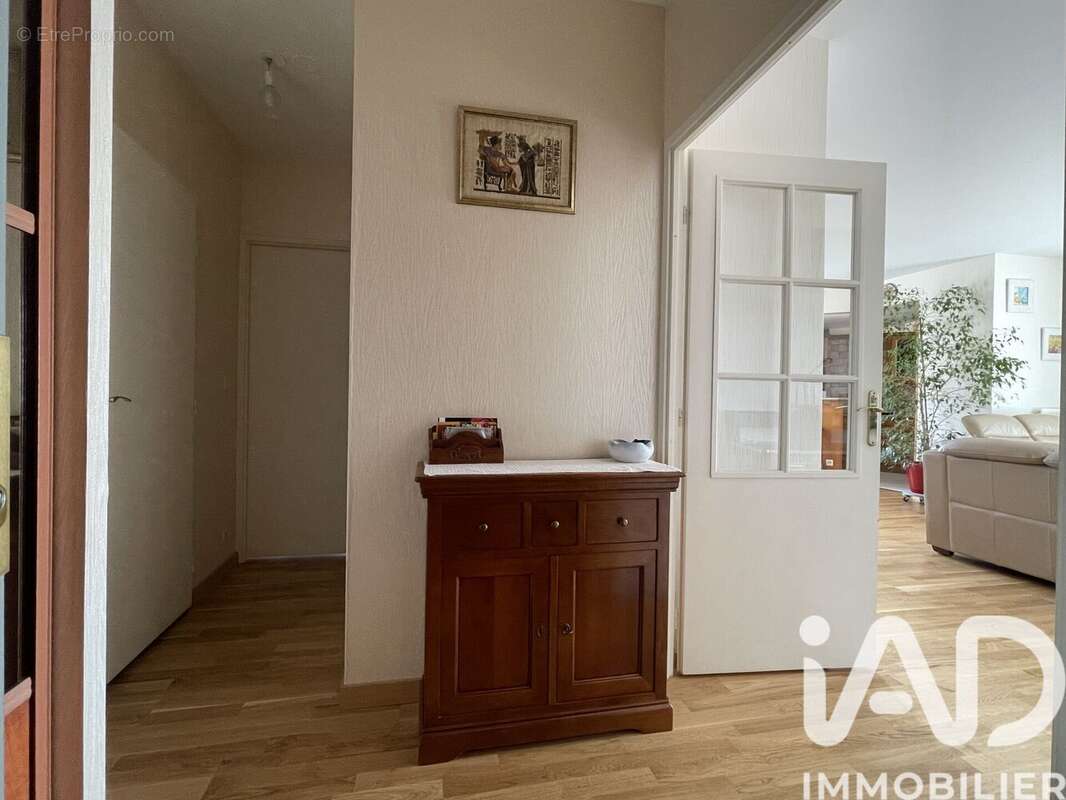 Appartement 83 m² à Eragny  - photo 9