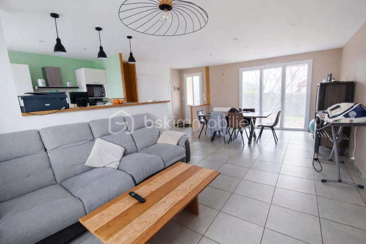 Maison à BUSSY-EN-OTHE