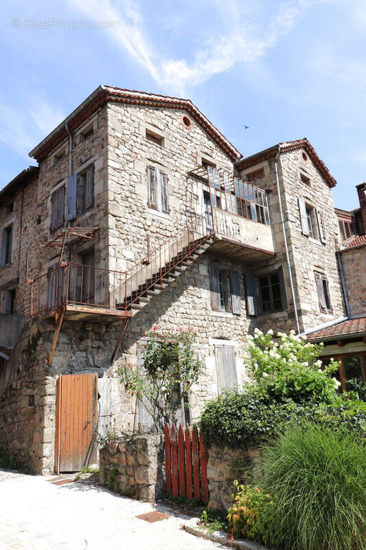 Maison à DESAIGNES