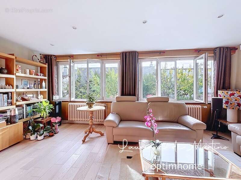 Maison avec terrasse, jardin et garage double – à 10 min du RER Nanterre-Ville - photo 2