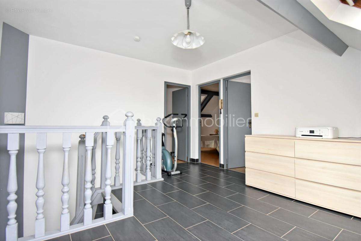 ORMESSON-SUR-MARNE - Maison familiale 135m² - 4 chambres - Jardin & double garage - - photo 10