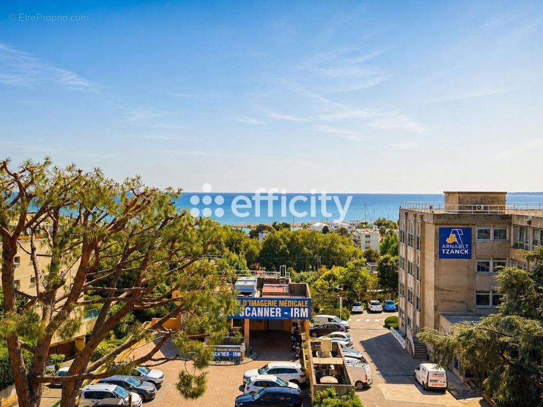 Appartement à SAINT-LAURENT-DU-VAR