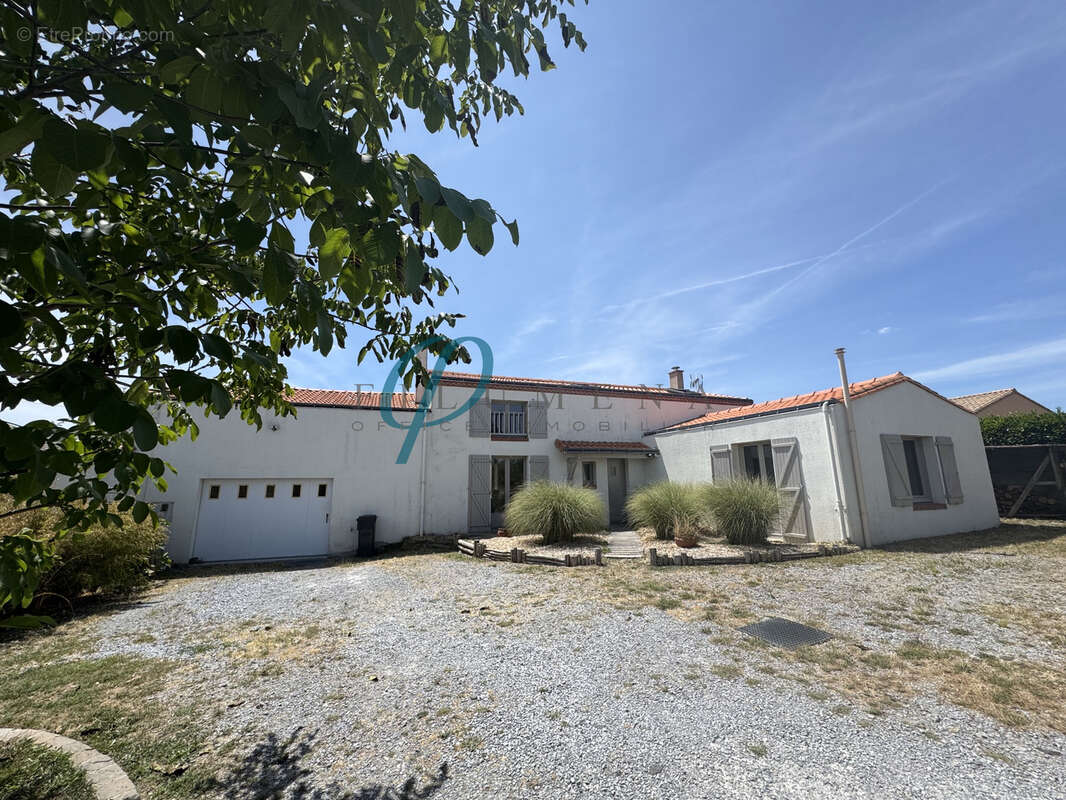 Maison à LE FUILET