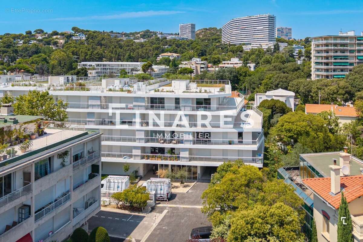 LE SKYINE - Appartement T4 de 160m² - Rooftop - Terrasses panoramiques - 13008 - photo 20