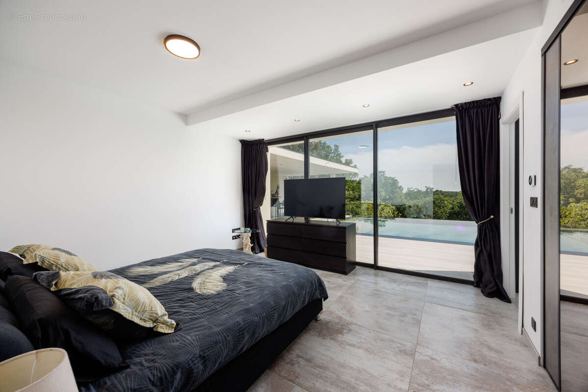 Maison à TOURRETTES-SUR-LOUP