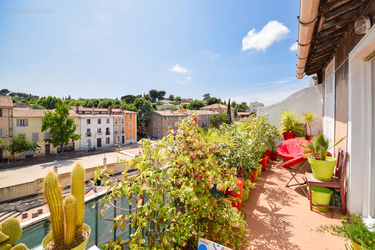 T2 avec terrasse en dernier étage République 13400 AUBAGNE n°1 - Appartement à AUBAGNE