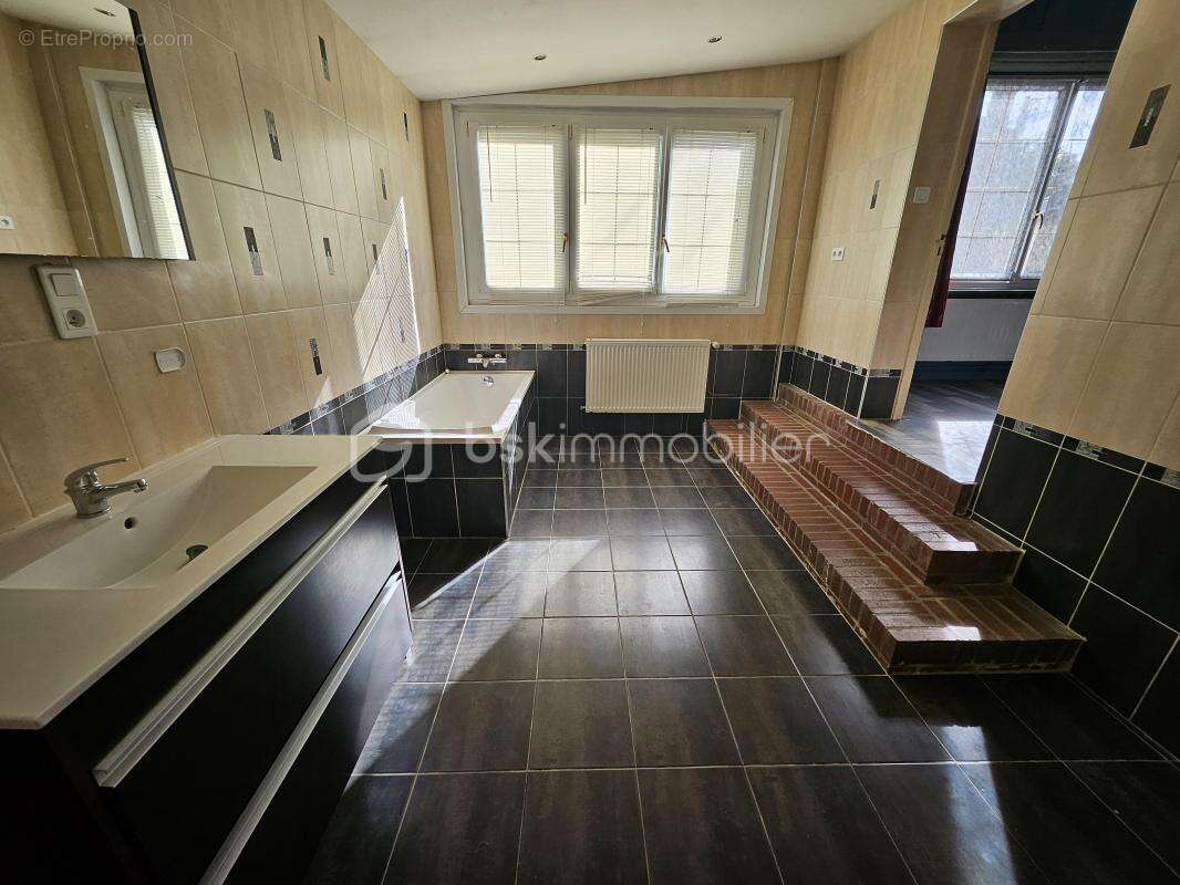 Maison à BEAURAINVILLE