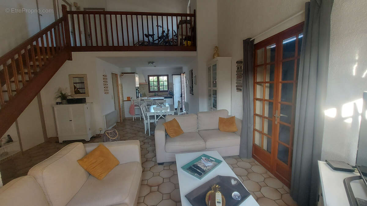 A Sainte Marie plage, villa individuelle à proximité de la plage avec garage - photo 11