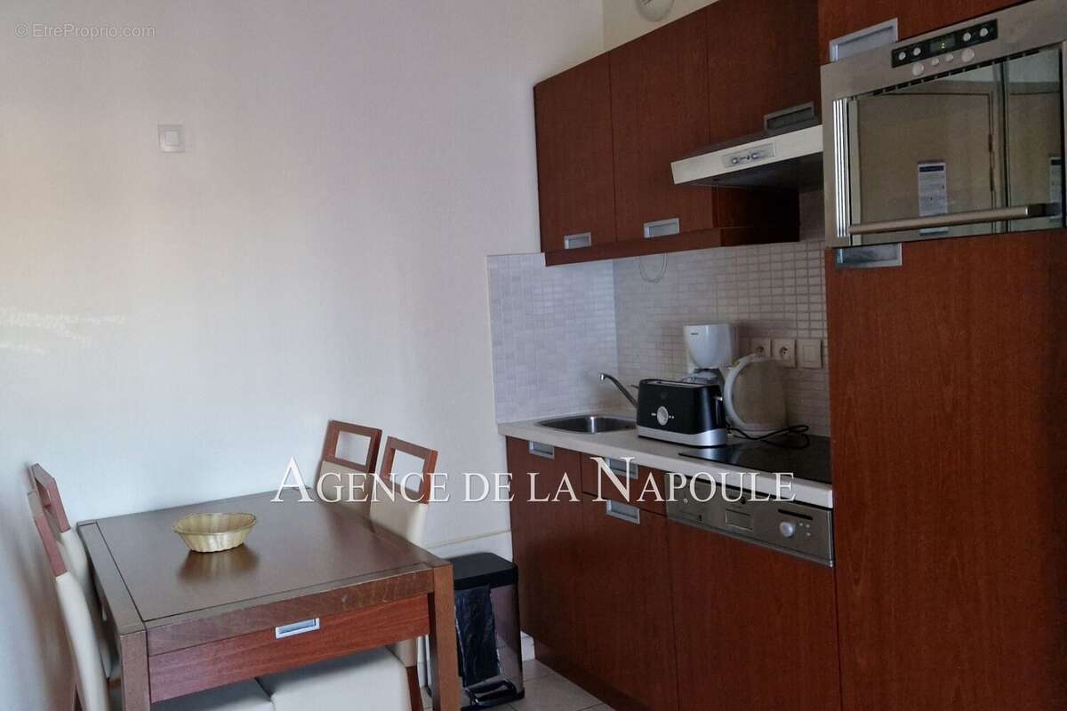 Appartement à MANDELIEU-LA-NAPOULE