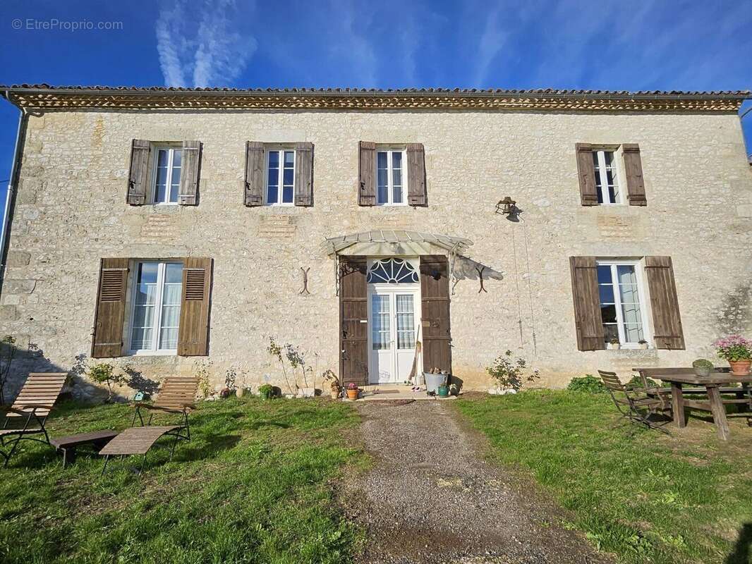 Maison à PINEUILH