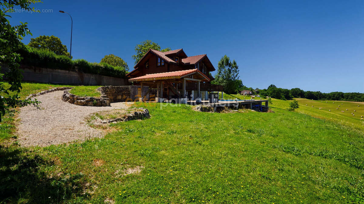 Maison à GRAZAC