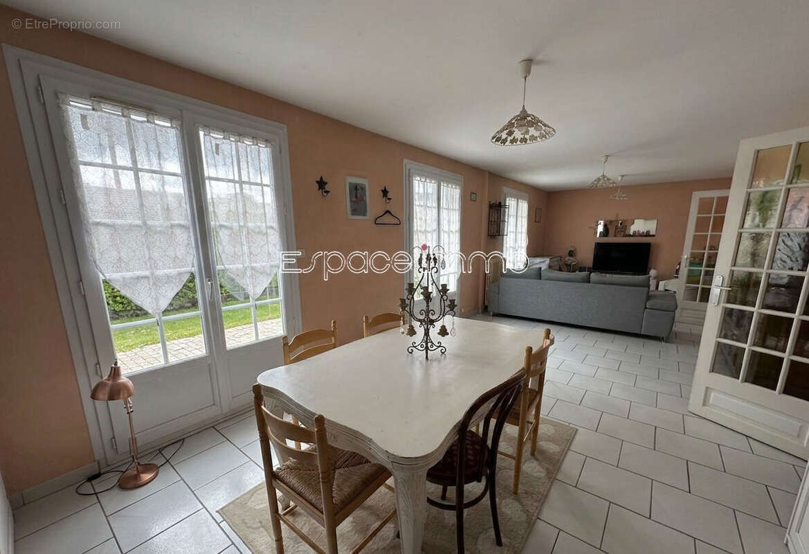 Maison à CAILLY