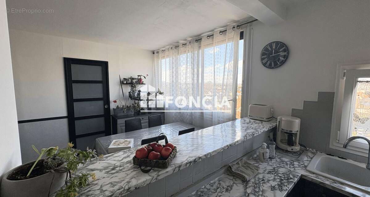 Appartement à FRESNES