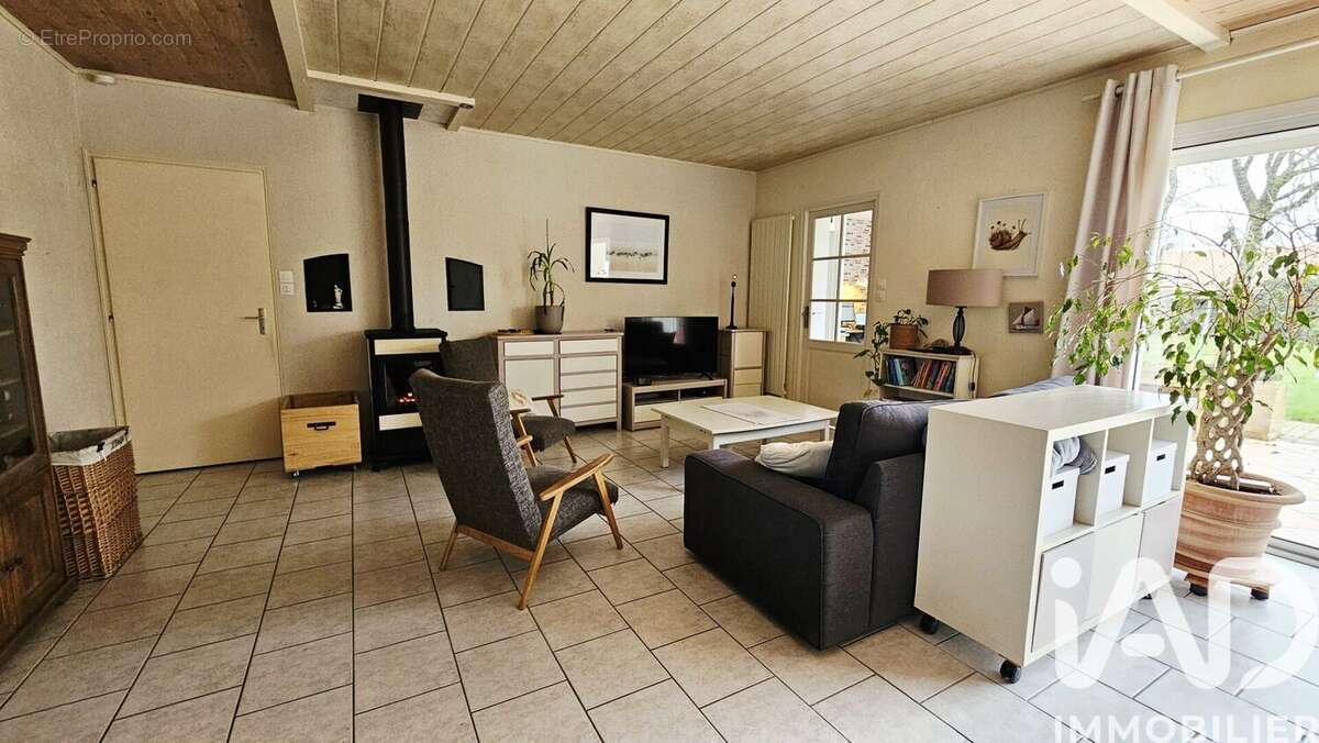 Photo 8 - Maison à LA CHAIZE-LE-VICOMTE