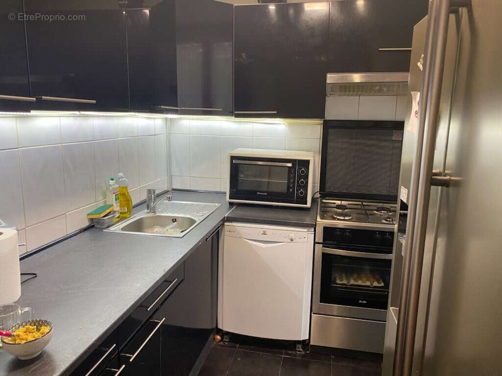Appartement 3 pièces 61 m2 Metro Porte de la Villette - photo 2