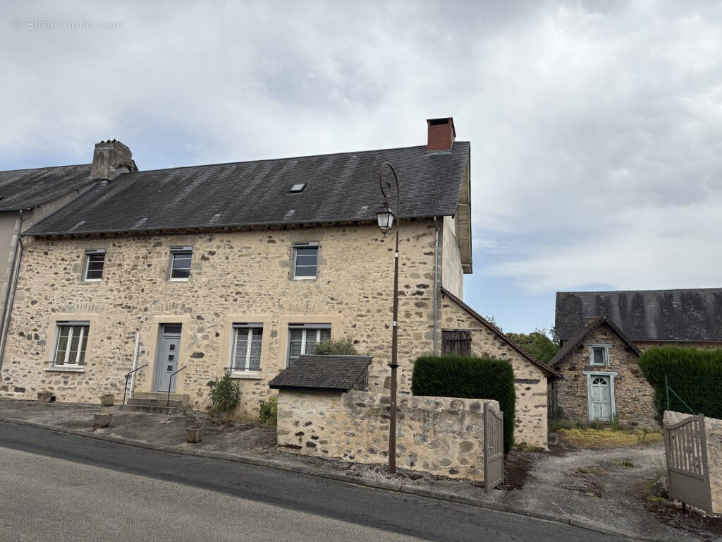 Maison à LA PORCHERIE