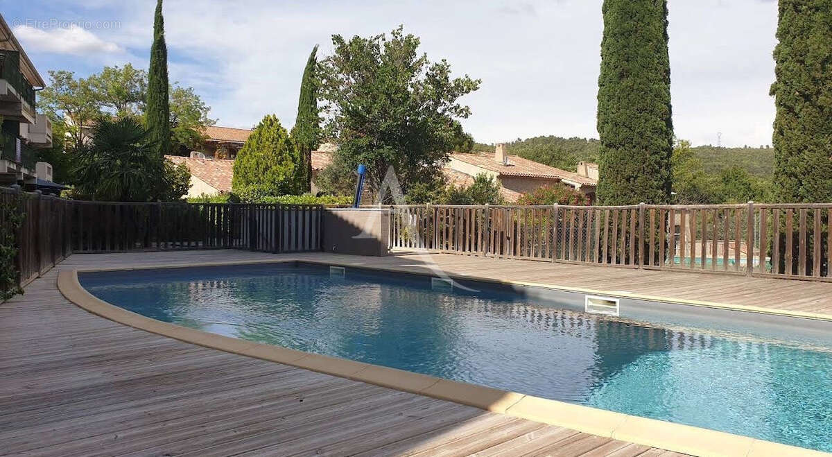 Appartement à GREOUX-LES-BAINS