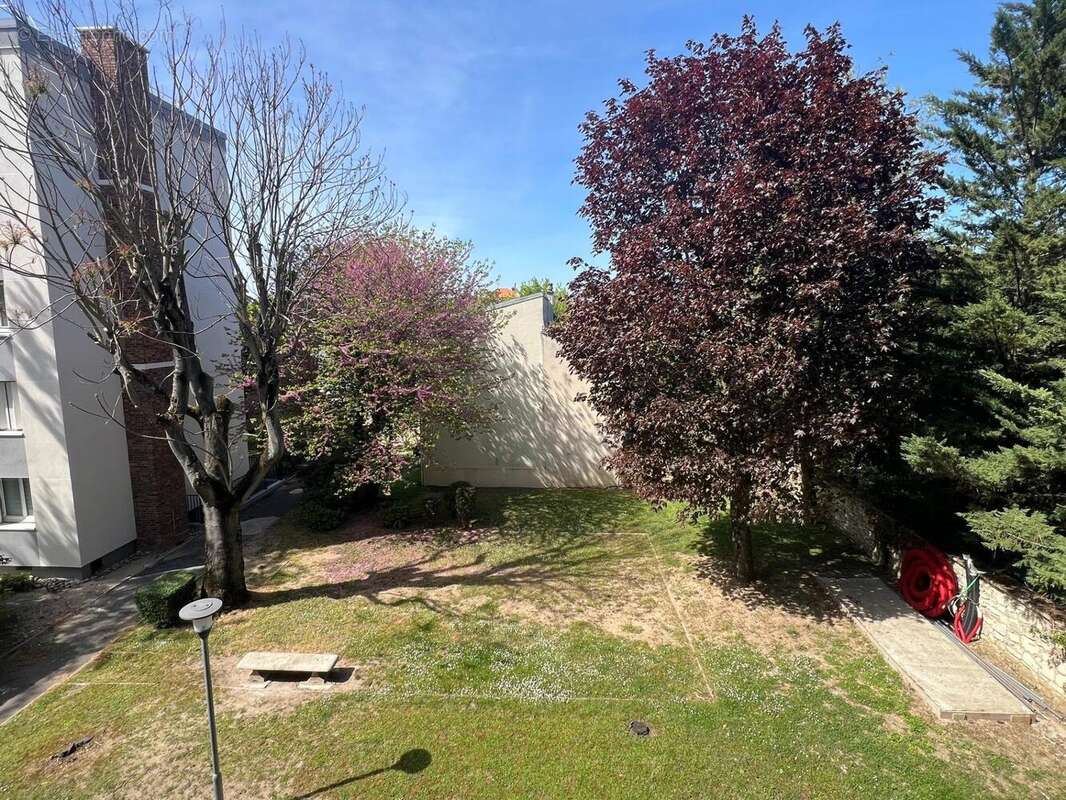 Appartement 70 m² à Saint-Maur-Des-Fosses  - photo 8