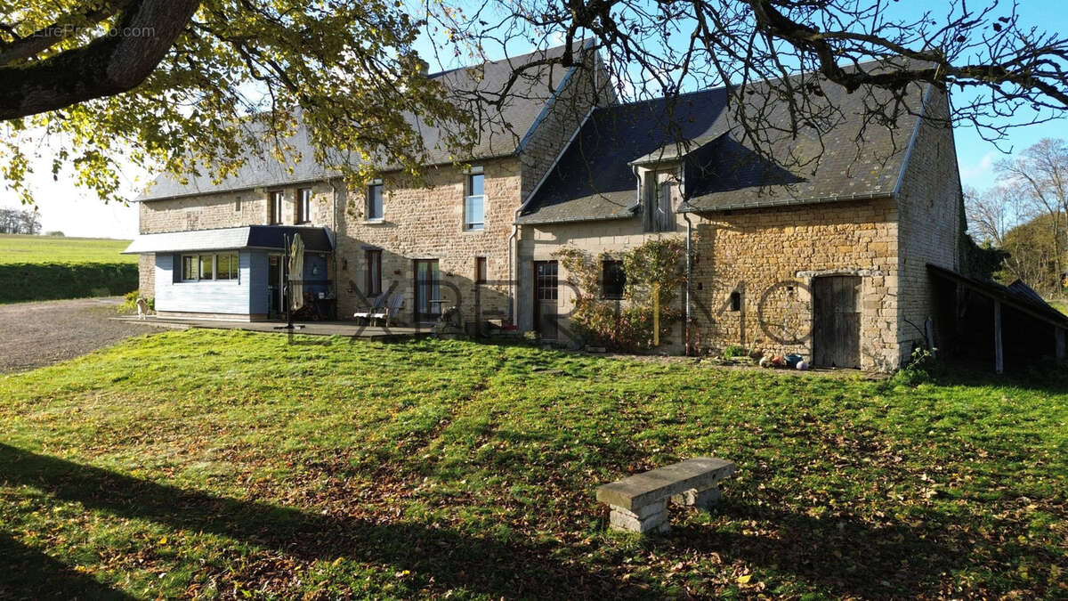 Maison à MONTS-EN-BESSIN