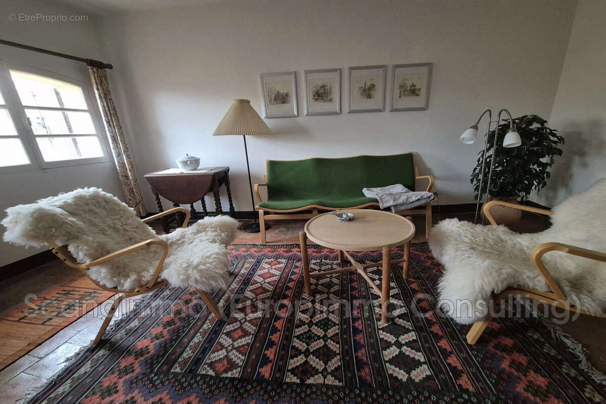 Appartement à COTIGNAC