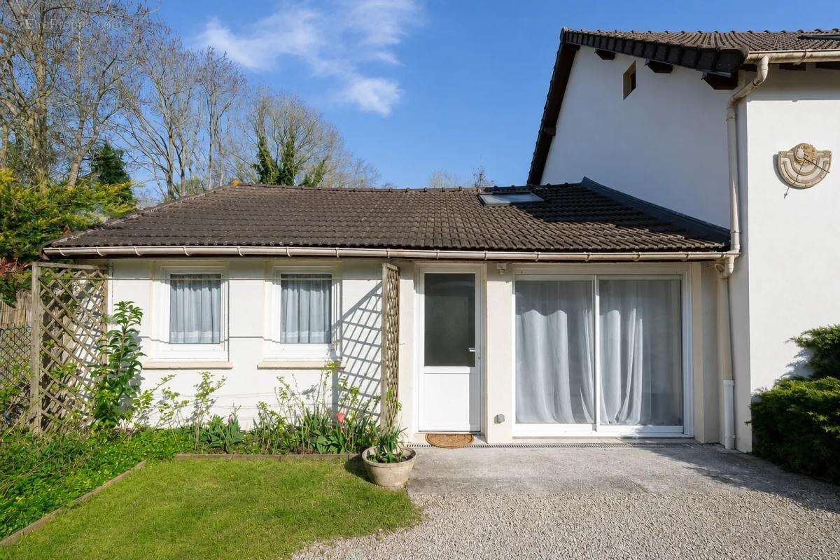 Maison à MONTEVRAIN