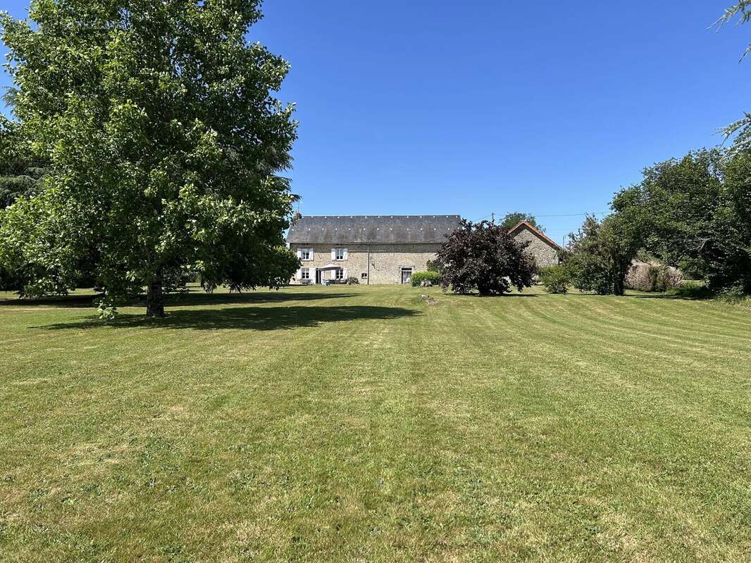 Trois superbes propriétés situées dans leur propre hameau - photo 20