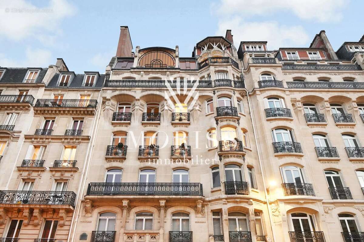 Appartement à PARIS-17E