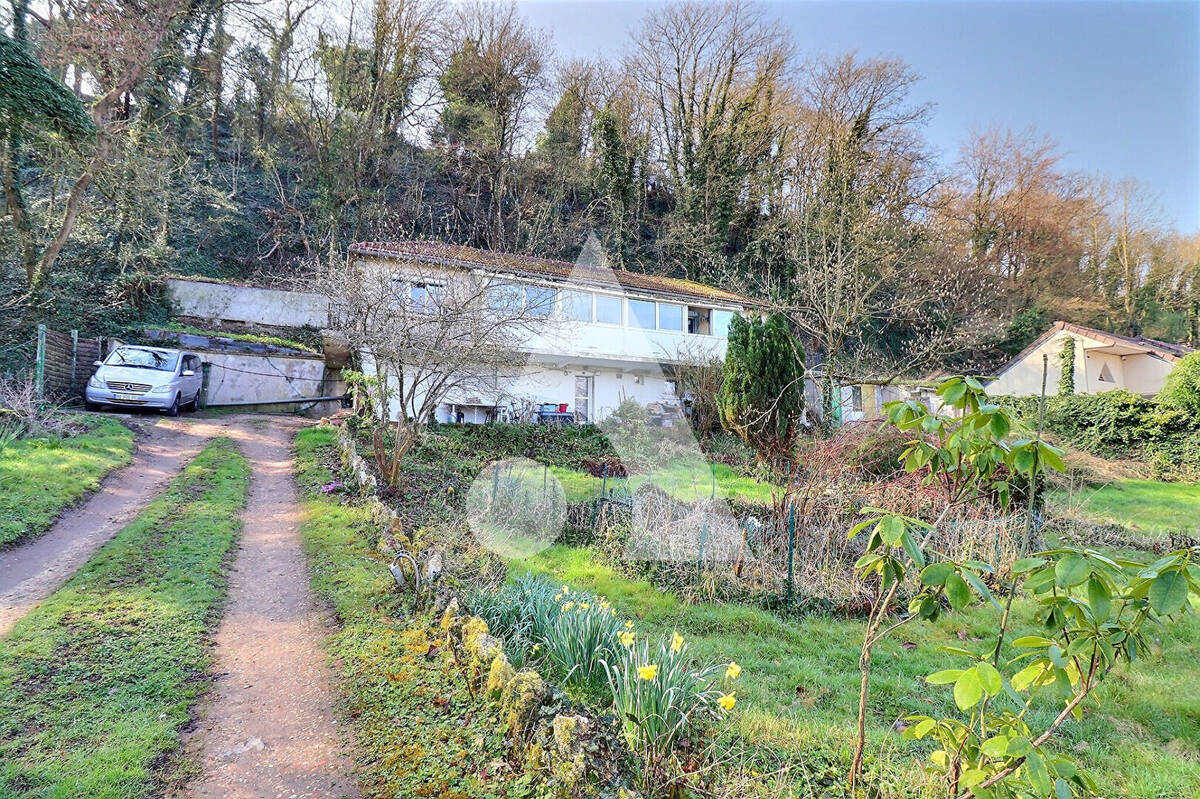 Maison à MERY-SUR-OISE