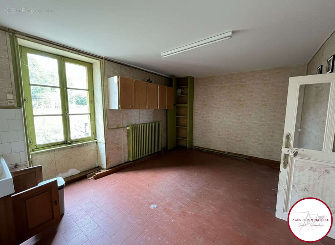 Maison à FARGES-ALLICHAMPS