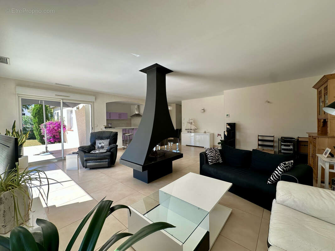 Maison à SAINT-CYPRIEN
