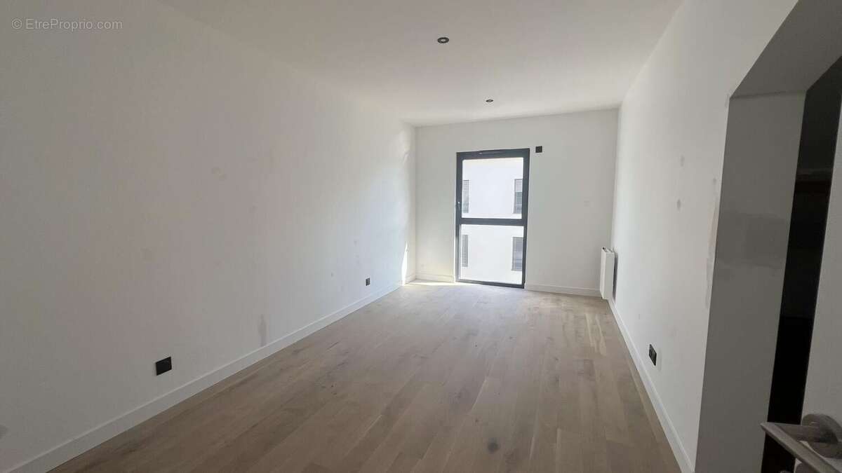 Photo 7 - Appartement à LA TOUR-DE-SALVAGNY