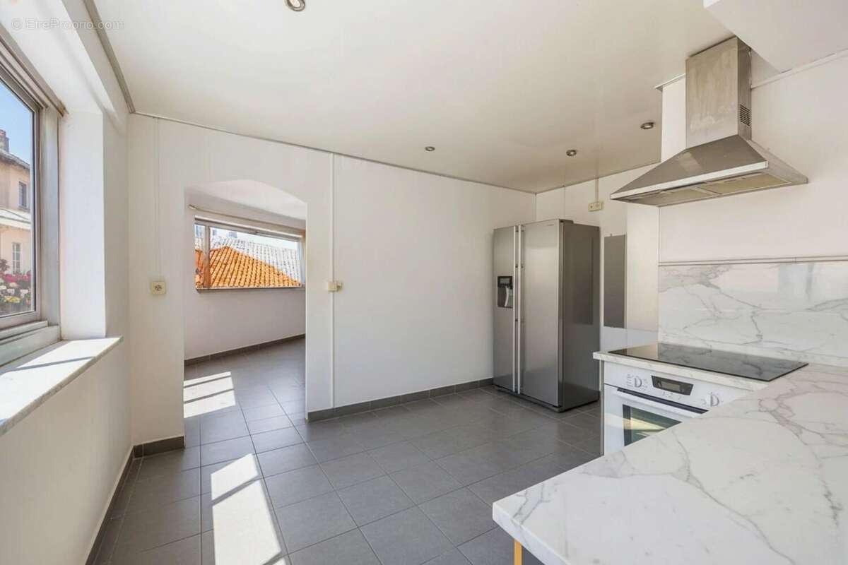 Appartement à MARSEILLE-7E