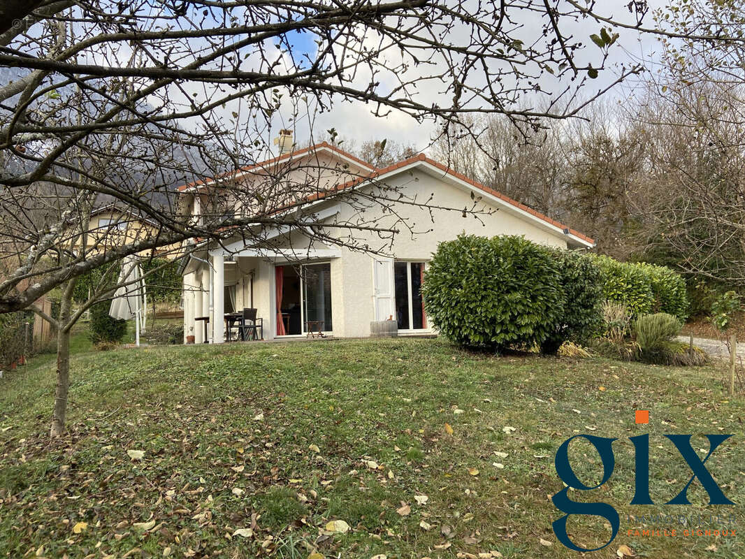 Maison à SAINT-ISMIER