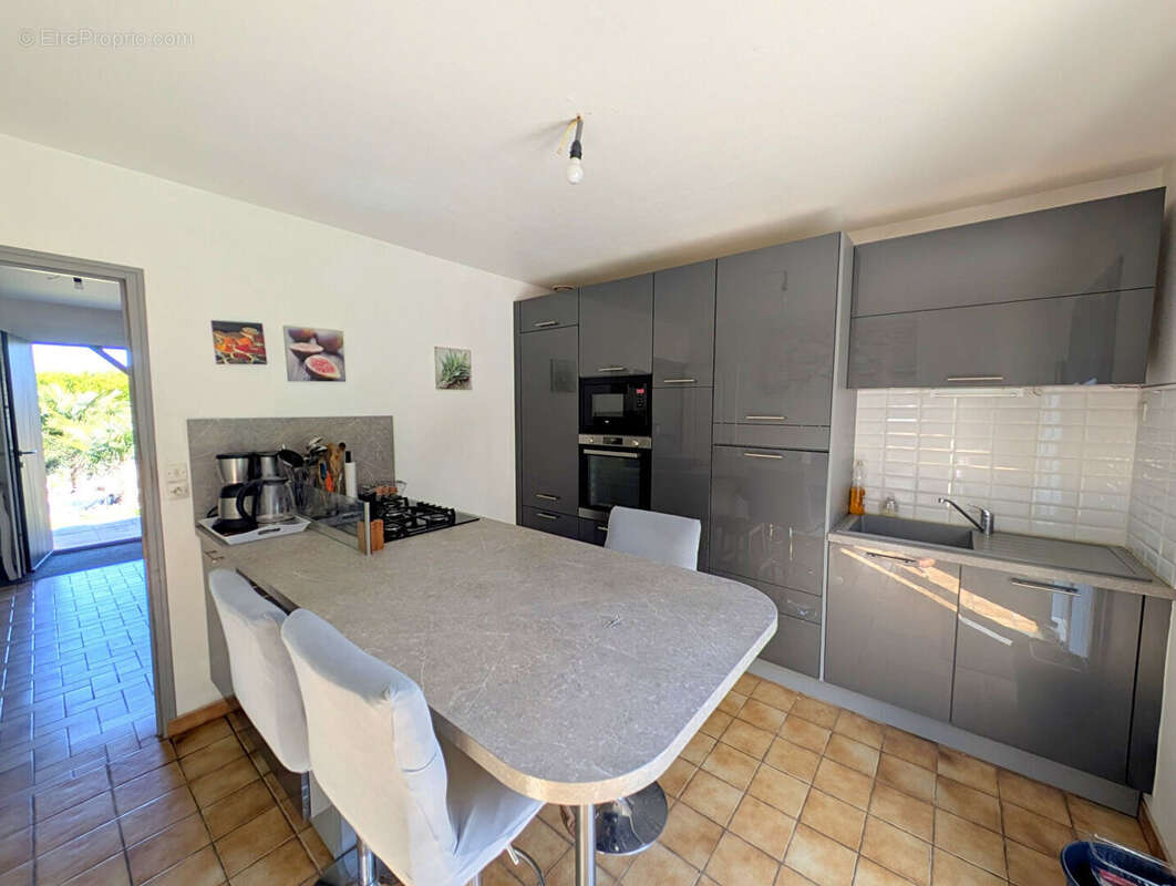 Maison à SAULGE-L'HOPITAL