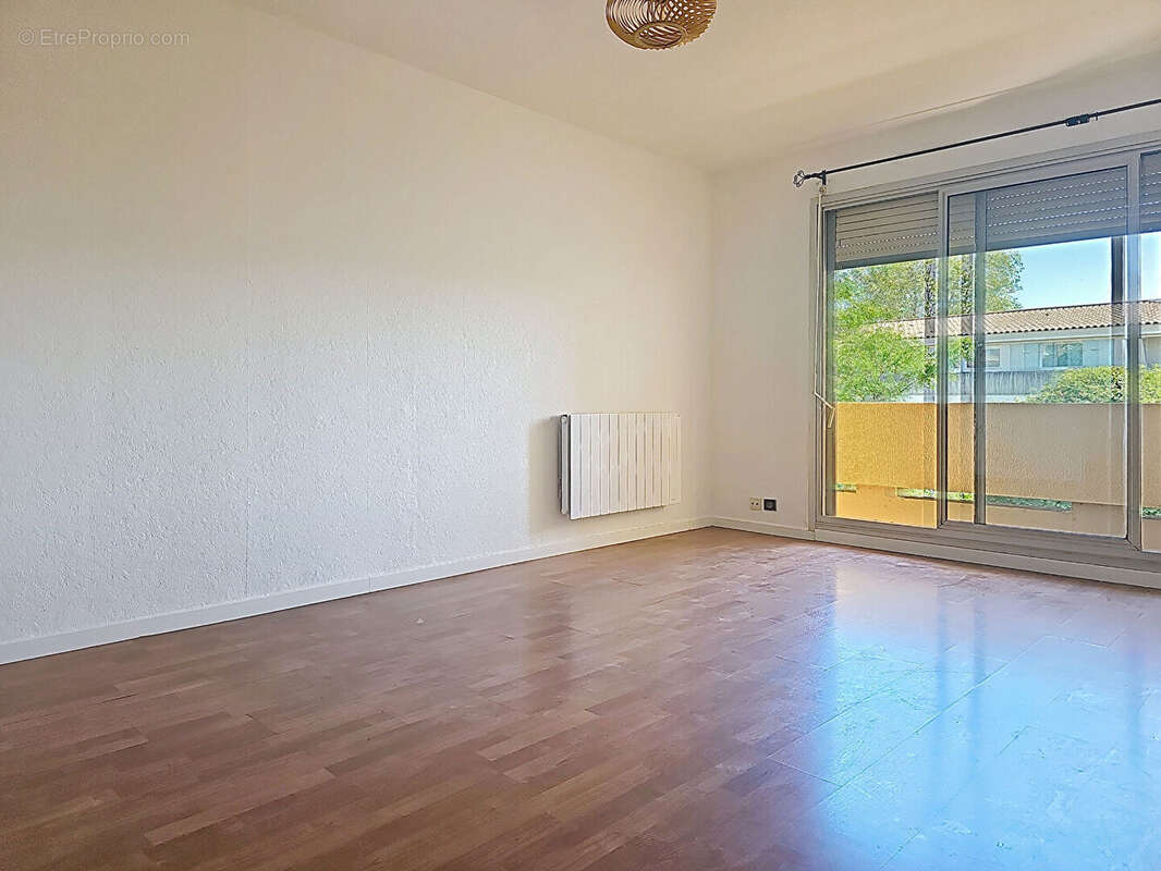 Appartement T1 à Avignon - Excellent état, avec ascenseur, parking et cave - photo 4