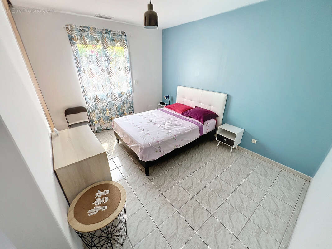 Maison à SAINT-LAURENT-DE-LA-SALANQUE