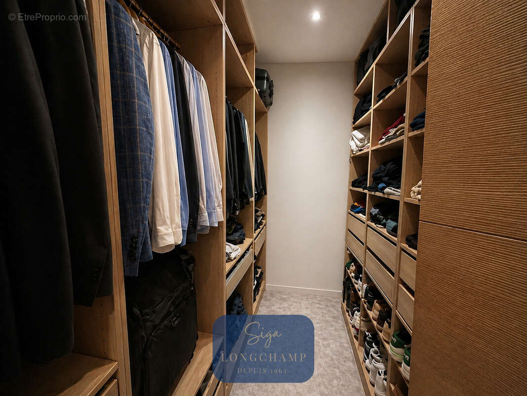 Appartement à MARSEILLE-1E