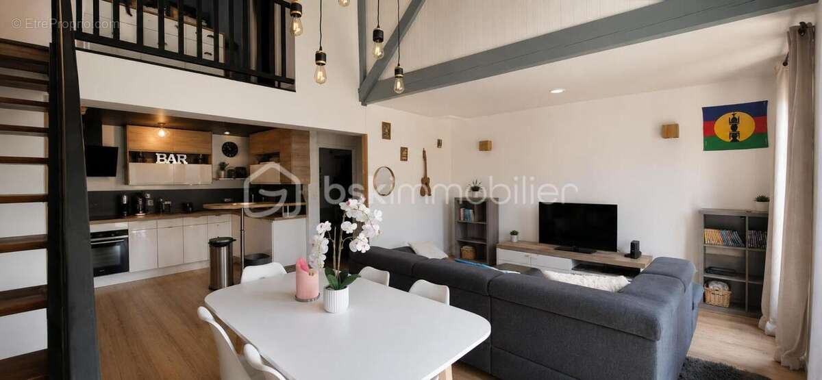**EXCLUSIVITÉ – Charmante maison rénovée avec terrasse ** - photo 2