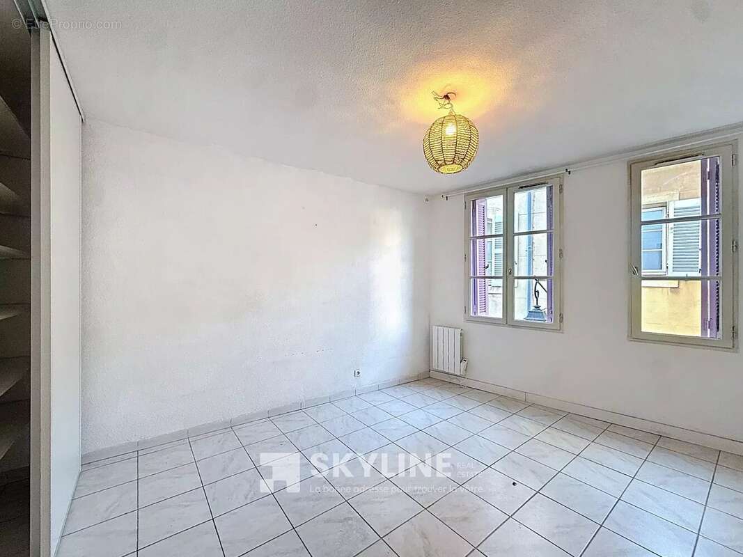 Appartement à MARSEILLE-2E