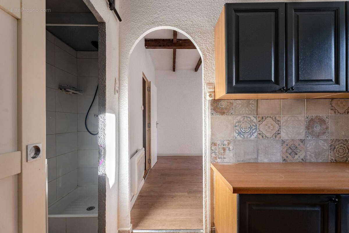 Appartement à MARSEILLE-4E