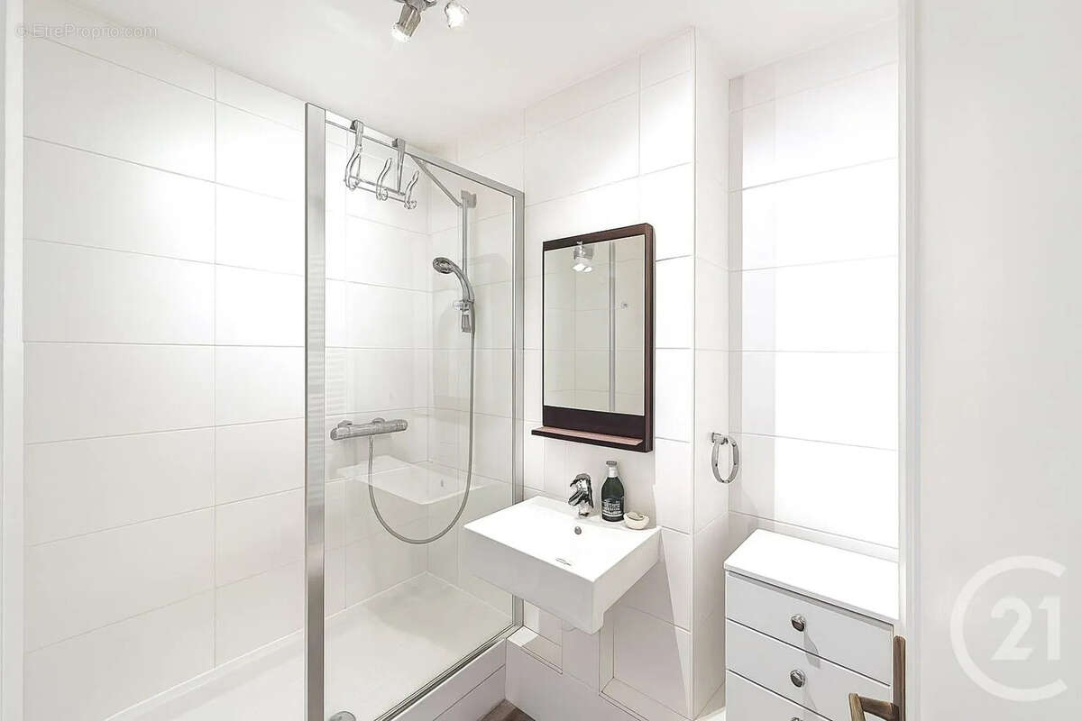 Appartement à PARIS-14E