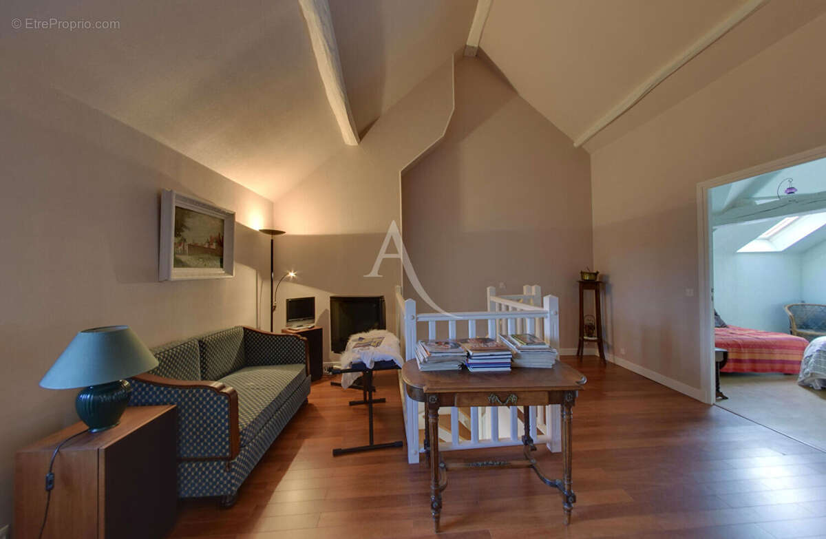 Maison à FLEURY-LA-VALLEE