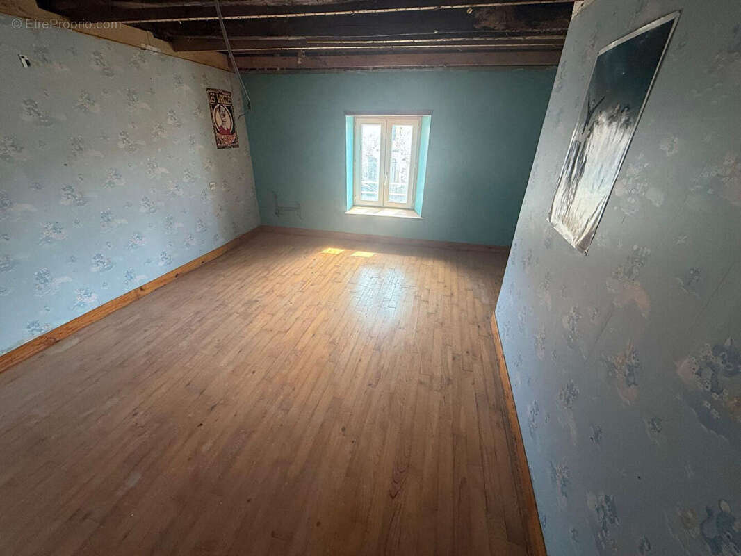 Maison à DOMJULIEN