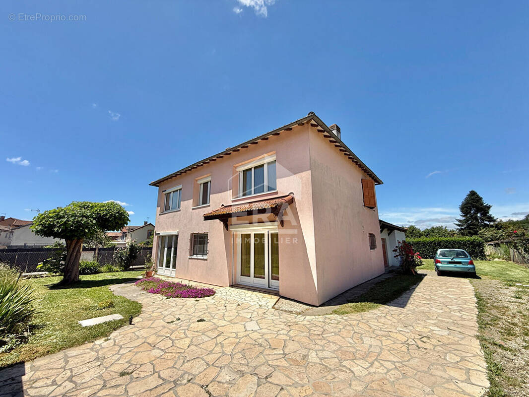 Maison à VIC-EN-BIGORRE