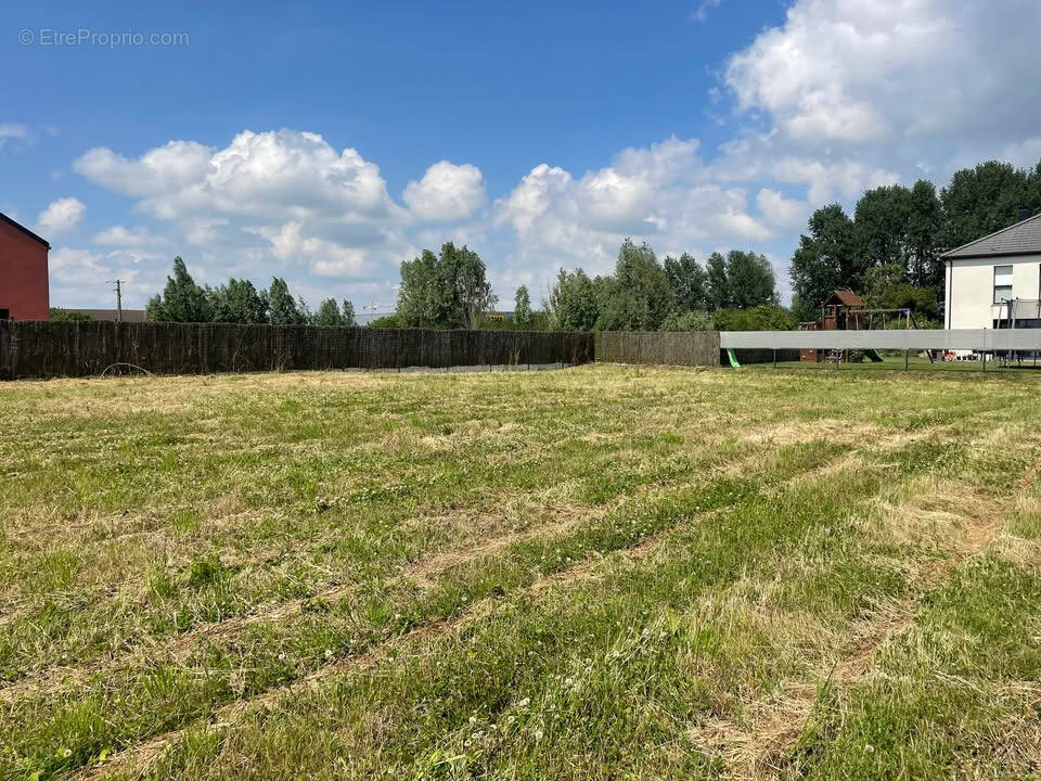 Terrain à LA GORGUE