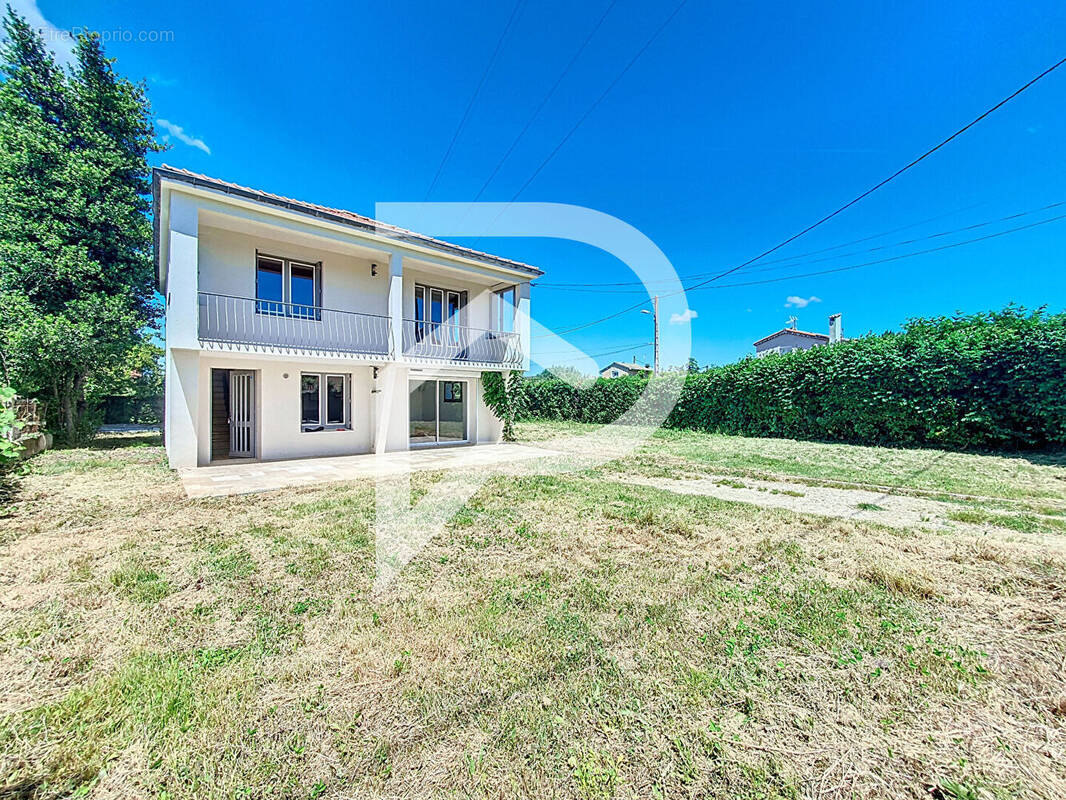 Maison à MONTELIMAR