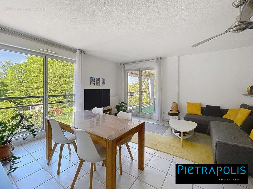 Appartement à SAINTE-FOY-LES-LYON